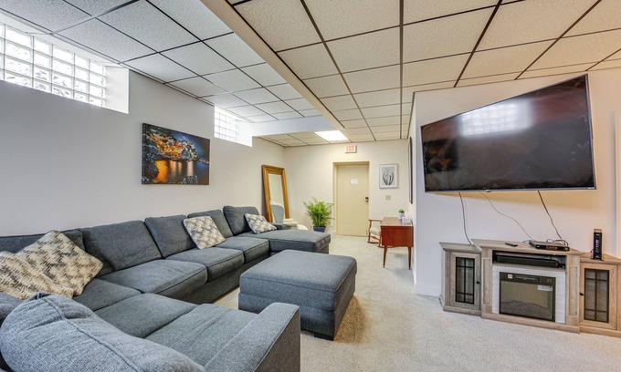 New Kensington Apartment | 1 Mi to Dtwn: Cozy Retreat in New Kensington!