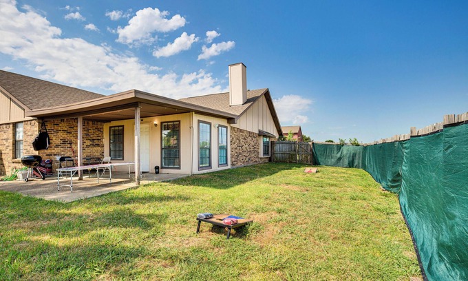Garland House | < 1 Mi to Lake Ray Hubbard: Home w/Patio!
