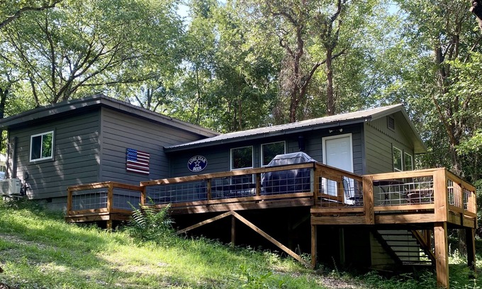 Tia Juana Cottage | 1 mile to Disney. 5 minutes to Grand Lake. Totally remodeled!