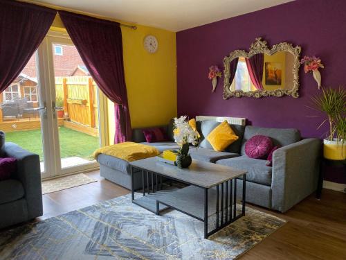 Anfield House | 1 minute walk to Liverpool Stadium Free Private Parking, Anfield Liverpool Entire House