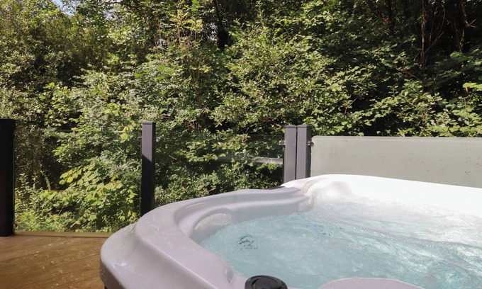 Looe Cottage | 1 Streamside
