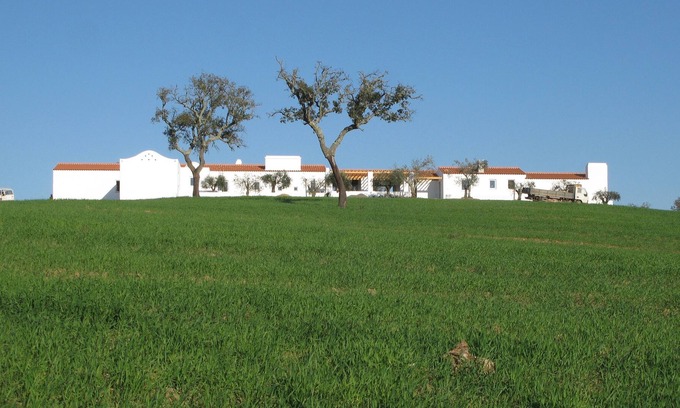 Santiago do Cacem Cottage | 10 minutes from Porto Covo and beaches. Country house with swimming pool.