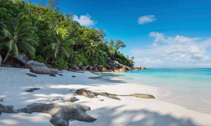 Anse Kerlan Resort | 1000 m² Resort ∙ 3 bedrooms ∙ 127 guests