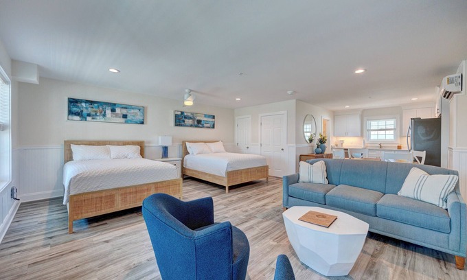 Surf City Apartment | 1006 Queen Suite, 1st Floor Cove