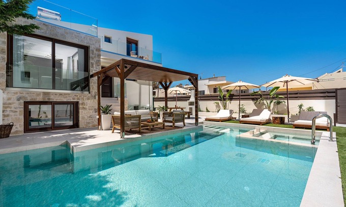Rethymno Villa | 100m from the beach, kids pool, ping pong, sauna & gym, private sun beds!