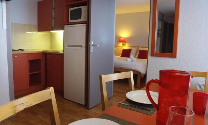 Prapoutel Apartment | 10m from ski slopes, parking, tv, ski locker, 40m², Les 7 Laux