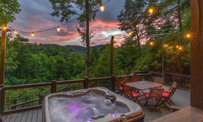 Cashiers Cabin | 10min DWTN Cashiers! 5mn to SilverRun Waterfall