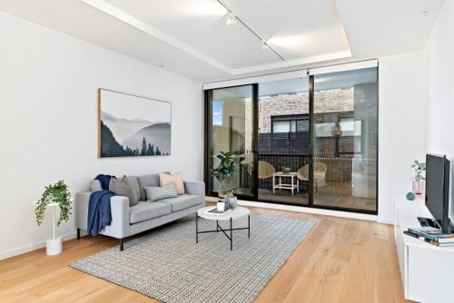 Windsor Apartment | 11/7 White street