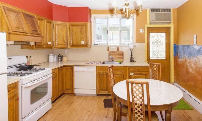 South Philadelphia Apartment | 1105 Tree Street in Philadelphia