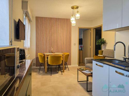 Sables-d'Or-les-Pins Apartment | 112- appartement rénové à quelques pas de la grande plage