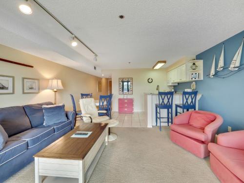 Charlevoix House | 117A Edgewater Inn Condo