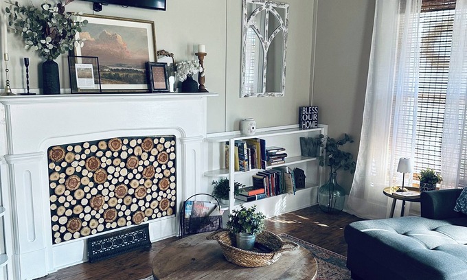 Williamstown House | 11am checkout! Charming modern vintage cottage 4 mins to the ARK! Coffee Bar!