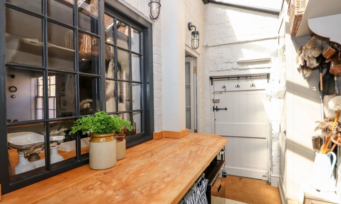 Thimbleby Cottage | 12 Banks Street