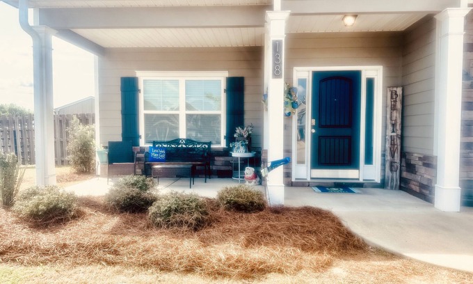 Grovetown House | 12 miles from Masters, 4BR, 3 full bath, sleeps 10