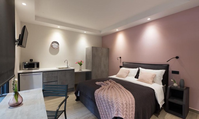Kerameikos Apartment | 12 Reasons Why Metaxourgeio