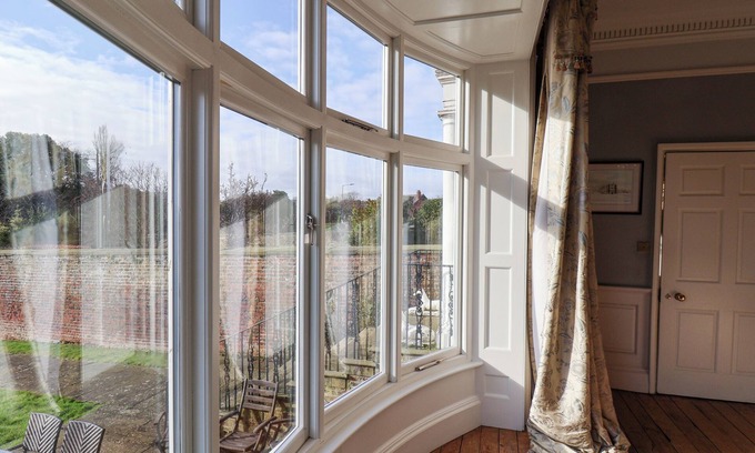 West Cliff Cottage | 12 St Hilda's