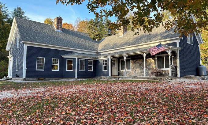 Sunday River Area House | 13 Beds, 17 Guests -Hot tub- 15 mins to Sunday River!