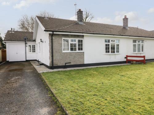 Kilgetty House | 13 Lyndhurst Avenue