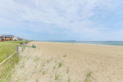 Old Orchard Beach Apartment | 13 Mi to Portland Studio on Old Orchard Beach!