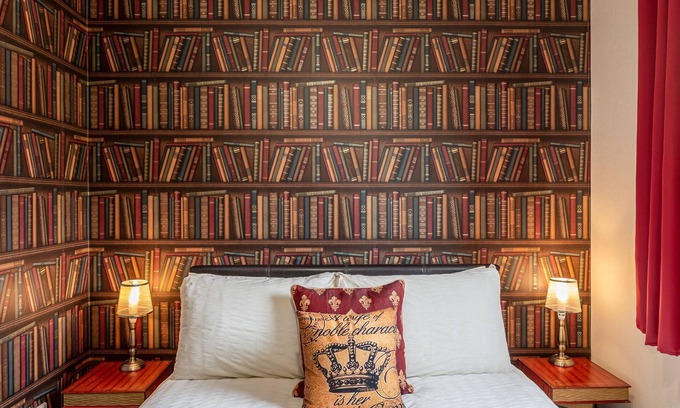 York House | 14 Cloisters Walk - City Centre