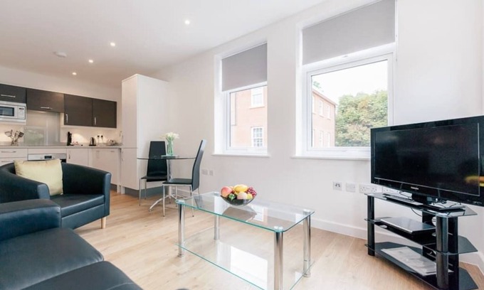 Leatherhead Apartment | 14 Swan House -1 bedroom apartment