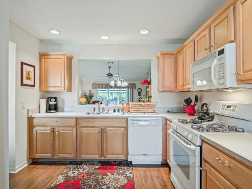 Sunset Pointe House | 1433 Z3a VILLAGE OF SUNSET POINTE by REMAX Premier