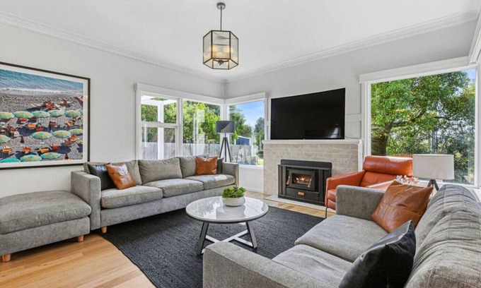 Sorrento Cottage | 14NR House · Soak up Sorrento - “The Perfect Coastal Getaway!”