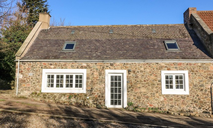 Eyemouth Cottage | 15 BOGAN, pet friendly, character holiday cottage in Coldingham