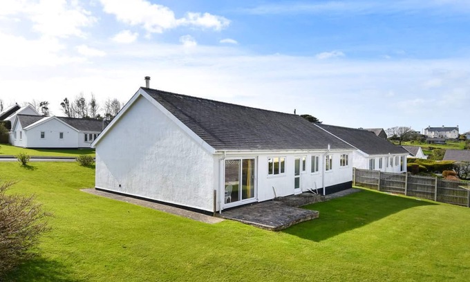 Bwlchtocyn House | 15 Lon Cernyw in the beautiful Pwllheli
