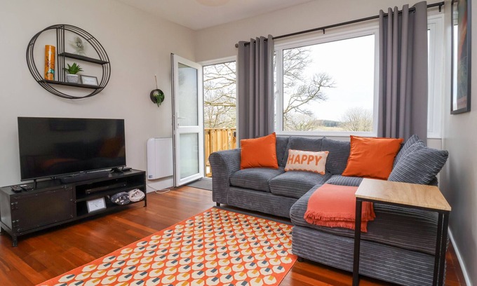 Kilkhampton Cottage | 15 THE PARK, pet friendly, with a garden in Kilkhampton