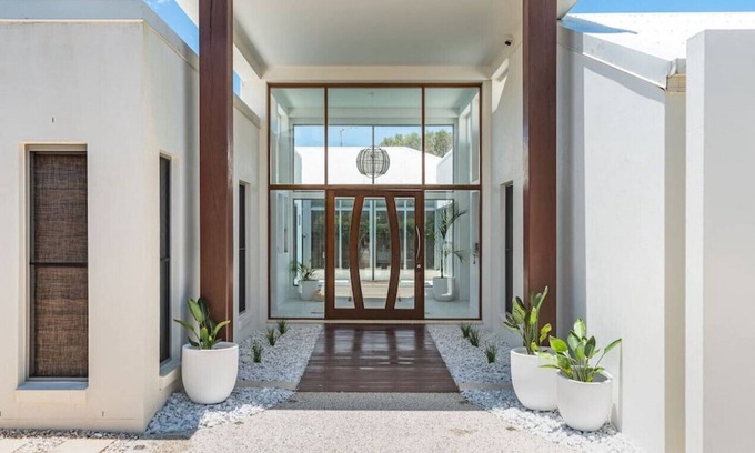 Mount Coolum House | 15 Waterline Close · Beach house retreat - walk to the beach