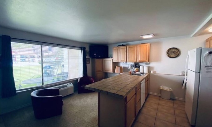 Quincy Condo | #159 Condo near large pool & shuttle to Gorge Amp-book separately