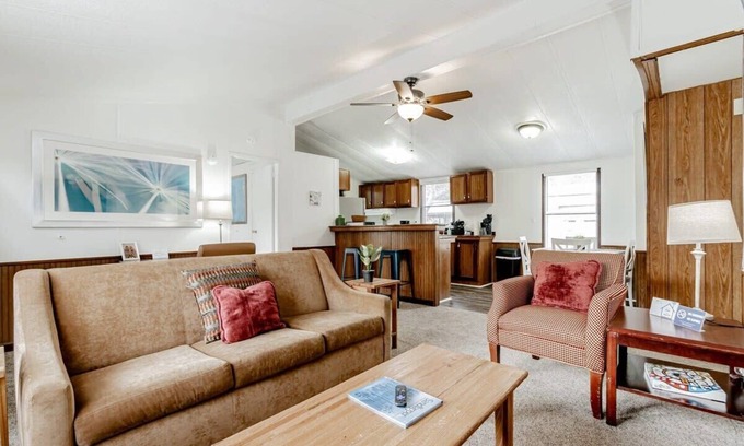 West Columbia House | 15mins to Downtown- Adorable on Taylor, Both Units