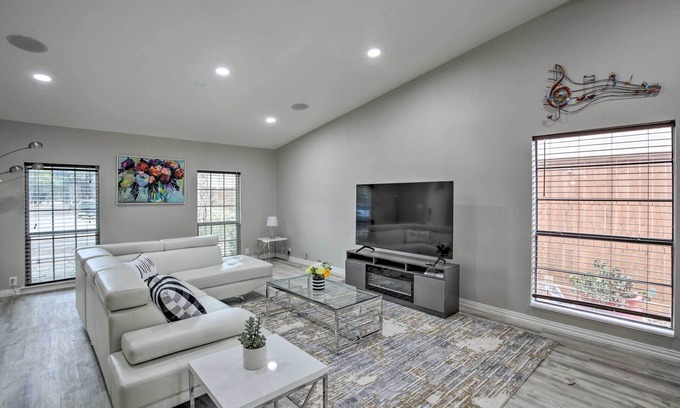 Garland House | 16 Mi to Lake Ray Hubbard: Garland Family Home