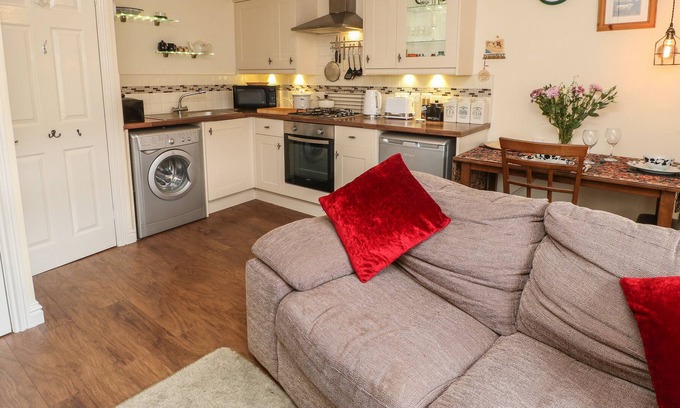 Corbridge Cottage | 16 PRINCES STREET, pet friendly in Corbridge