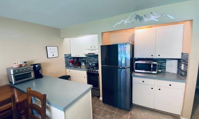 Quincy Condo | #162 Condo near large pool & shuttle to Gorge Amp-book separately