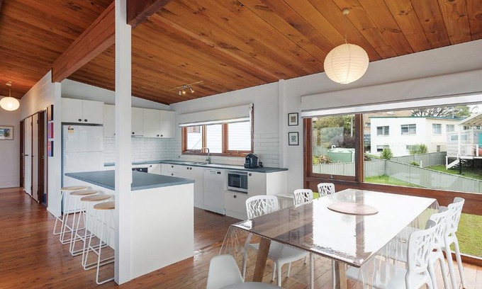 Dalmeny House | 17 Dulling Street Beach House