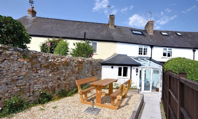 Lyme Regis Cottage | 17 Mill Green