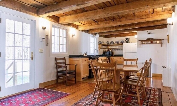 Springfield House | 1794 Pioneer House - Renovated, No Cleaning Fee