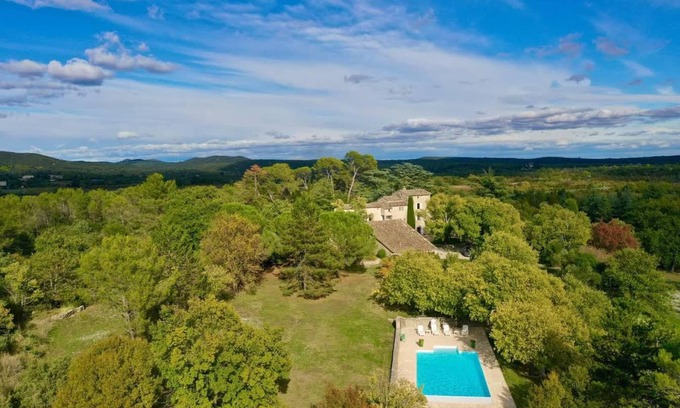 Pompignan Other | 17th century farmhouse for rent
