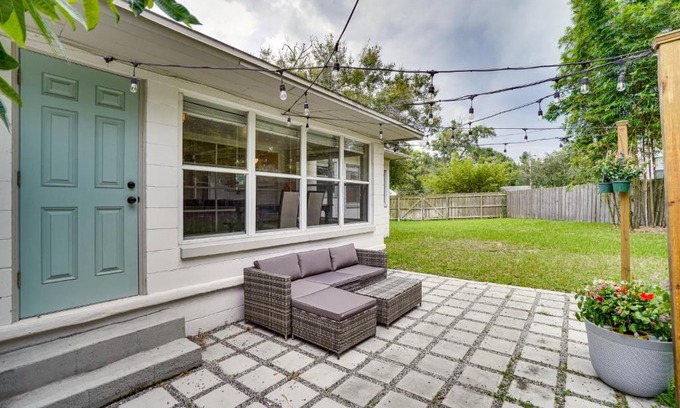 Lake Underhill House | 18 Mi to Disney Home with Yard, Near Dtwn Orlando