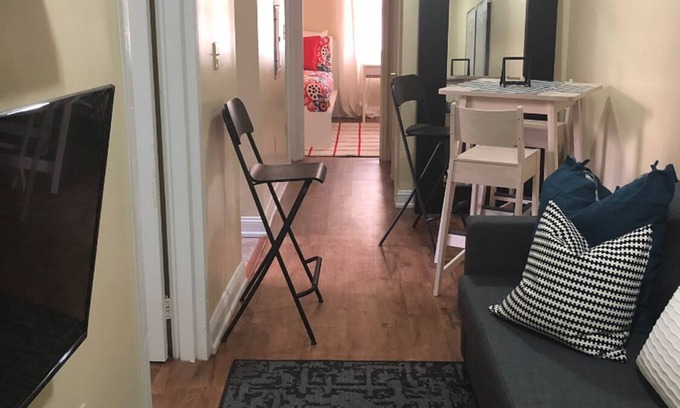 Industry Apartment | 1807 3H · Splendid 2bed Apt20 min to NYC- Parking Avail