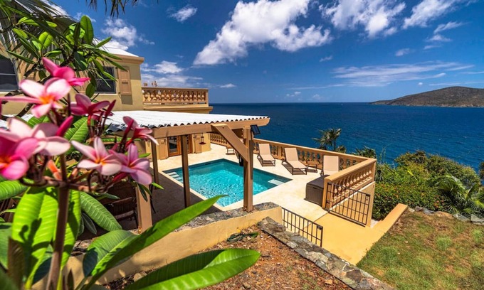 Estate Lovenlund Villa | 180º views, gated neighborhood. $1000 credit for a full day private boat charter!