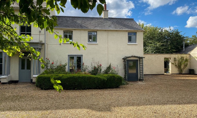 Long Sutton Cottage | 18th Century Cottage: superb heated swimming pool April- October