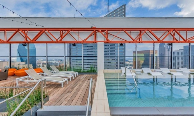 Downtown Dallas Apartment | 18th FL Stylish CozySuites w/roof pool, gym #3
