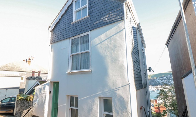 Dartmouth Cottage | 19 ABOVE TOWN, pet friendly, character holiday cottage in Dartmouth