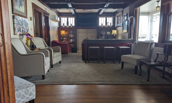 Butte House | 1916 Craftsman with modern conveniences two blocks from the Civic Center.