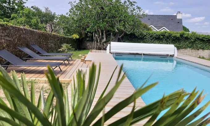Vannes House | 1930s town house with swimming pool