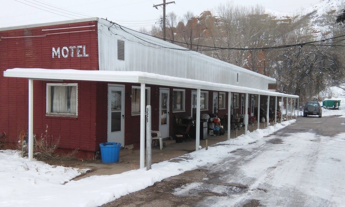 Coalville House | 1960's "Modern" era Motel. Historic Echo City, Utah
