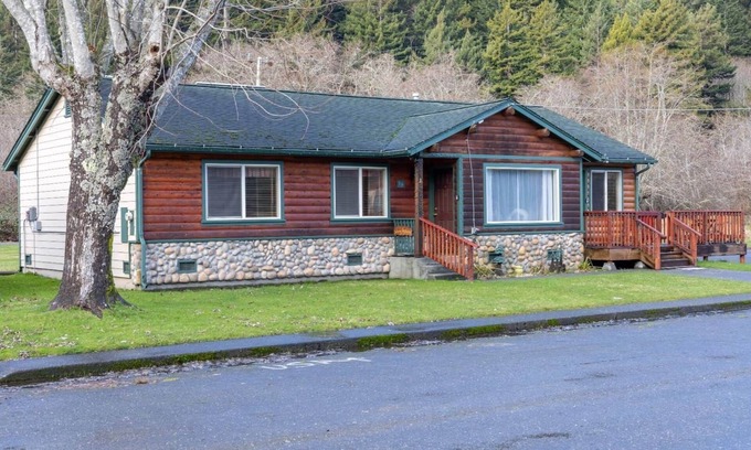 Orick House | 19A Johnny Redwood Suite at the Meadow Site
